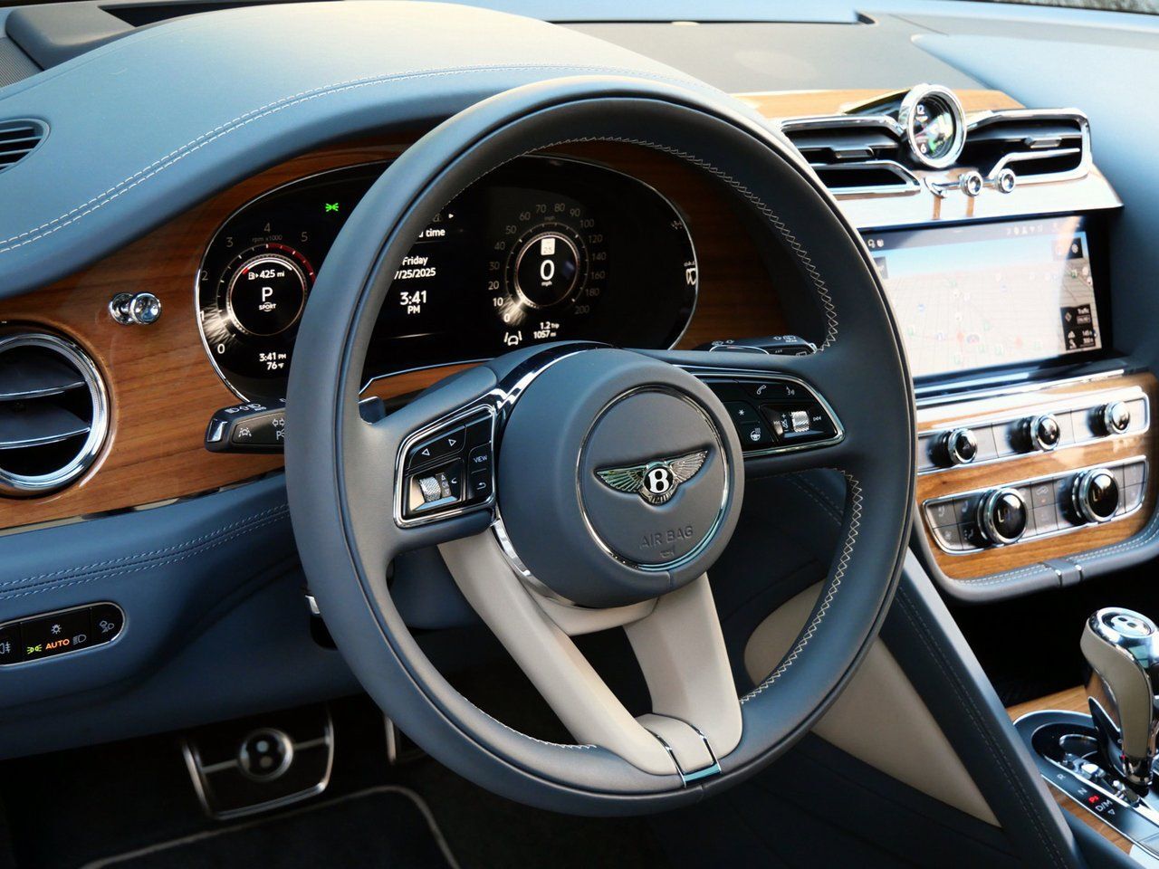 2025 Bentley Bentayga V8 V8 Lawrence KS