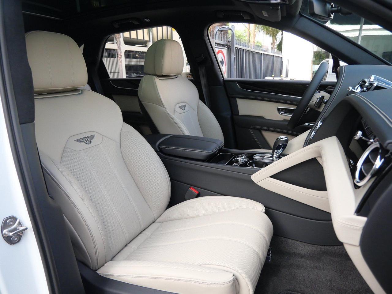 2025 Bentley Bentayga V8 V8 Lawrence KS