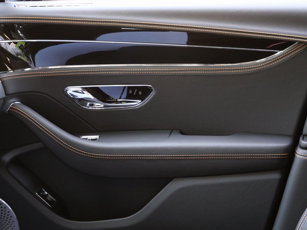 2025 Bentley Flying Spur Black Edition Lawrence KS