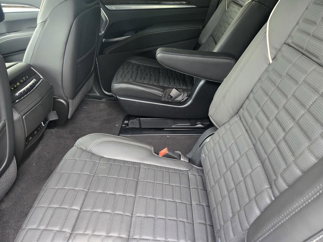 2025 Cadillac Escalade 4WD Sport Platinum Roseville CA