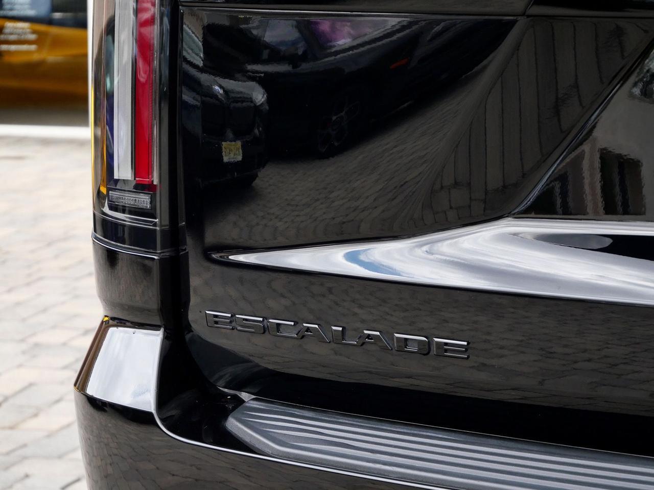 2025 Cadillac Escalade Sport Platinum Sport Platinum Lawrence KS