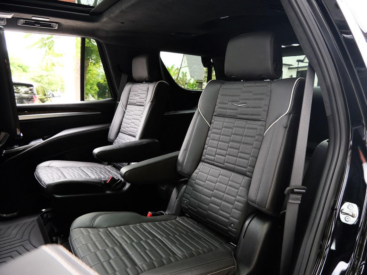 2025 Cadillac Escalade Sport Platinum Sport Platinum Lawrence KS