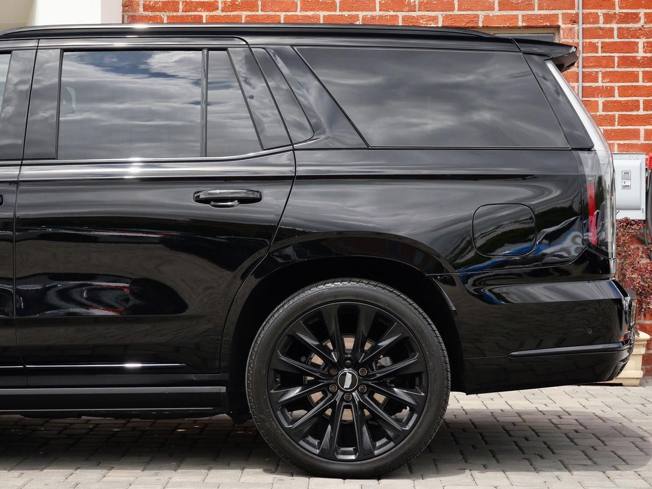 2025 Cadillac Escalade Sport Platinum Sport Platinum Lawrence KS