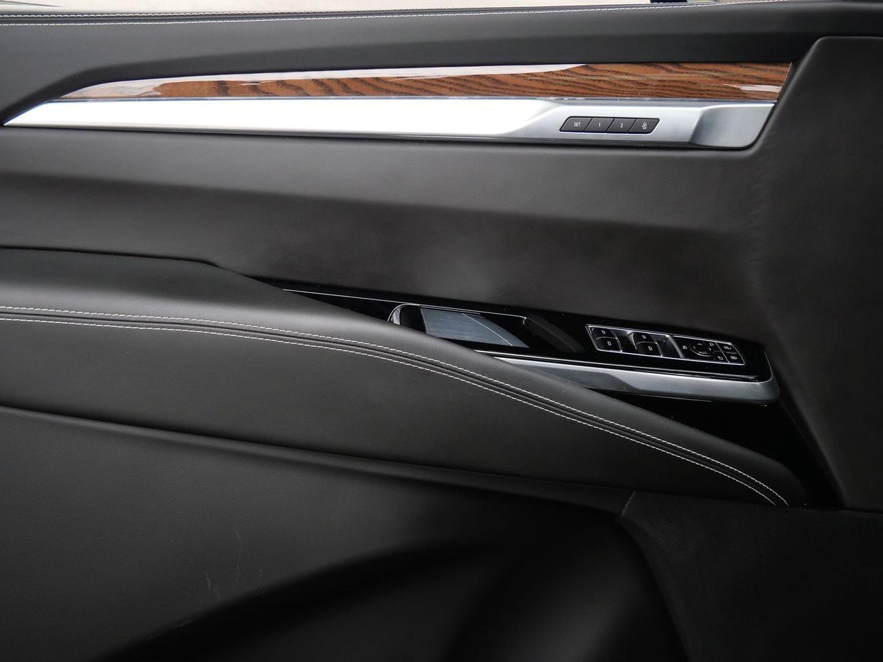 2025 Cadillac Escalade Sport Platinum Sport Platinum Lawrence KS