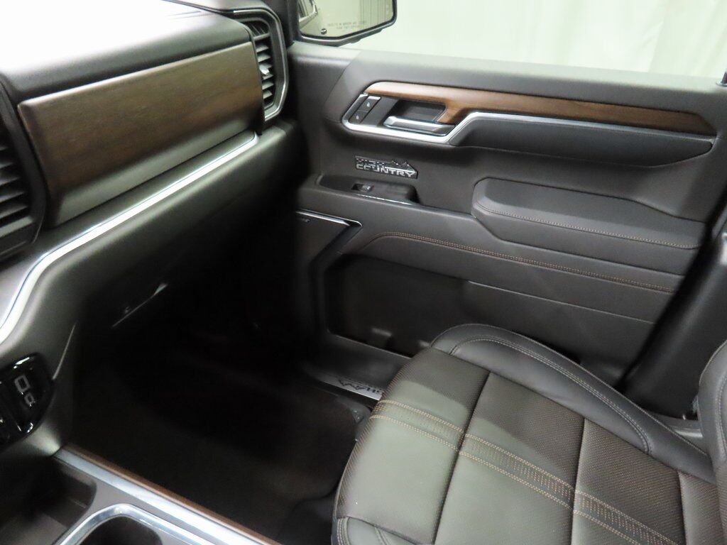 2025 Chevrolet Silverado 1500 4x4 Crew Cab High Country Fond du Lac WI 2025 Chevrolet Silverado 1500 4x4 Crew Cab High Country Fond du Lac WI