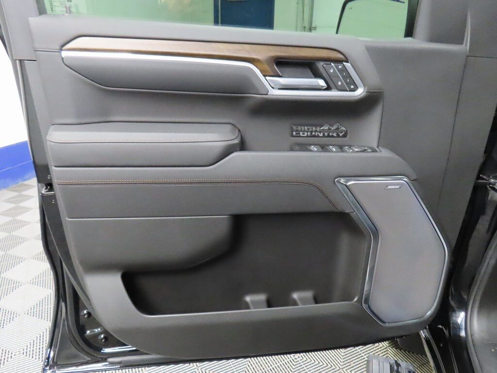 2025 Chevrolet Silverado 1500 4x4 Crew Cab High Country Fond du Lac WI 2025 Chevrolet Silverado 1500 4x4 Crew Cab High Country Fond du Lac WI