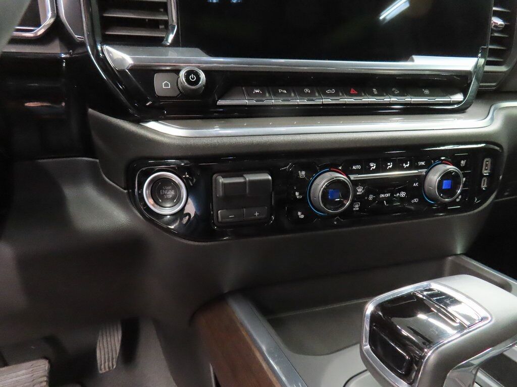 2025 Chevrolet Silverado 1500 4x4 Crew Cab High Country Fond du Lac WI 2025 Chevrolet Silverado 1500 4x4 Crew Cab High Country Fond du Lac WI