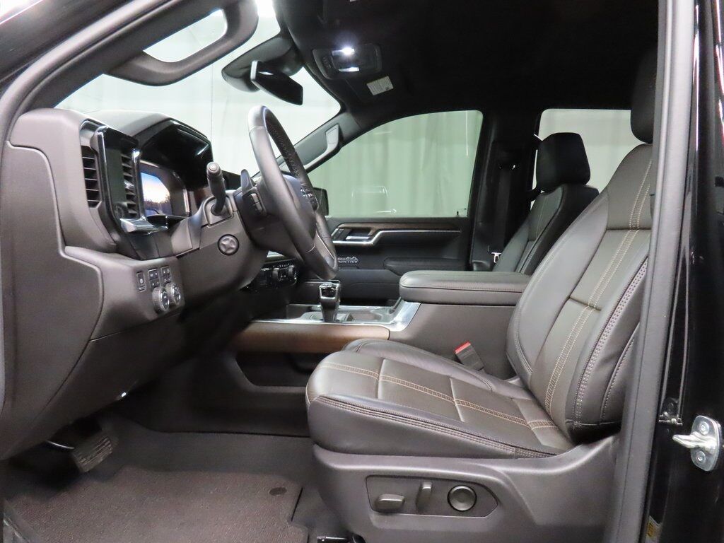 2025 Chevrolet Silverado 1500 4x4 Crew Cab High Country Fond du Lac WI 2025 Chevrolet Silverado 1500 4x4 Crew Cab High Country Fond du Lac WI