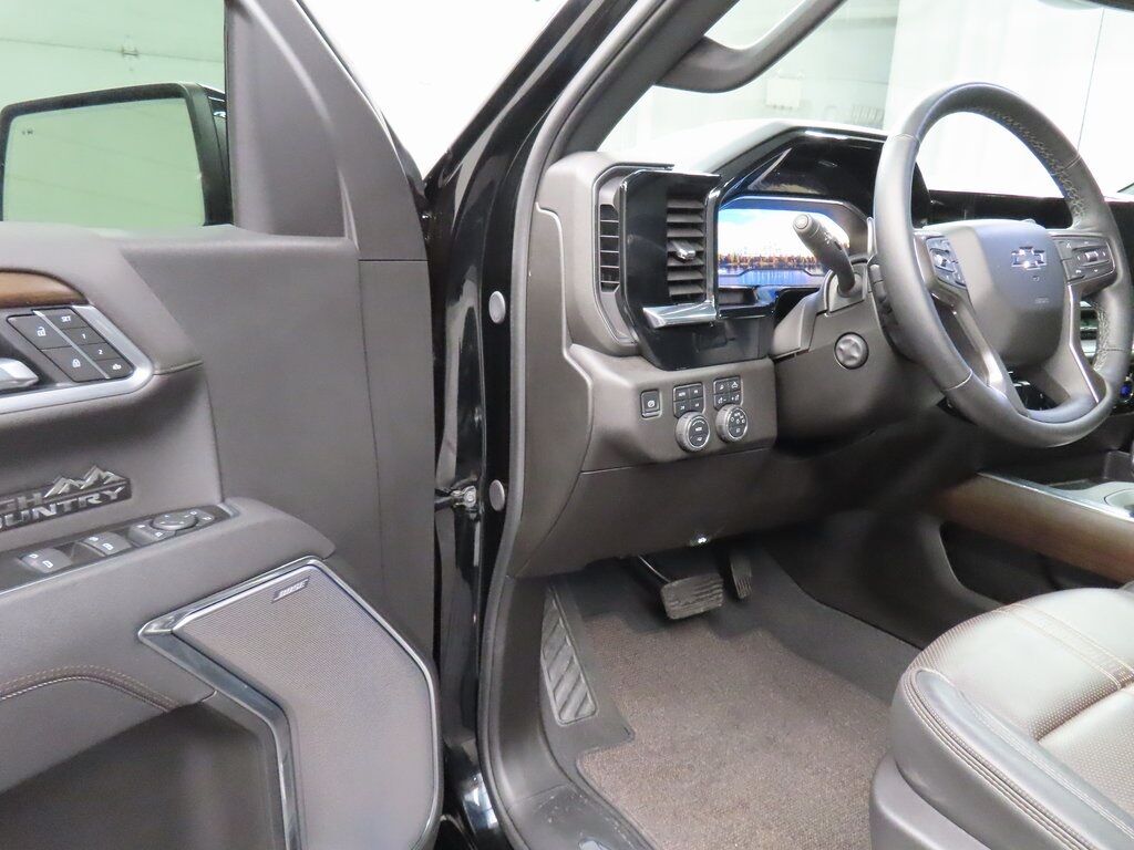 2025 Chevrolet Silverado 1500 4x4 Crew Cab High Country Fond du Lac WI 2025 Chevrolet Silverado 1500 4x4 Crew Cab High Country Fond du Lac WI