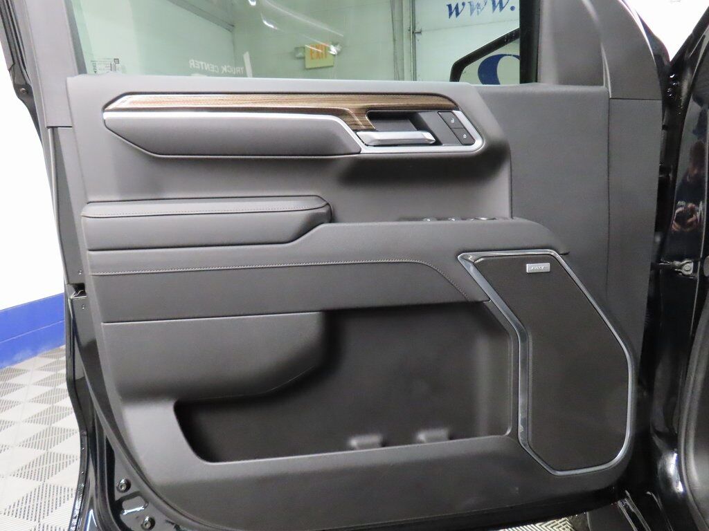 2025 Chevrolet Silverado 1500 4x4 Crew Cab RST Fond du Lac WI 2025 Chevrolet Silverado 1500 4x4 Crew Cab RST Fond du Lac WI