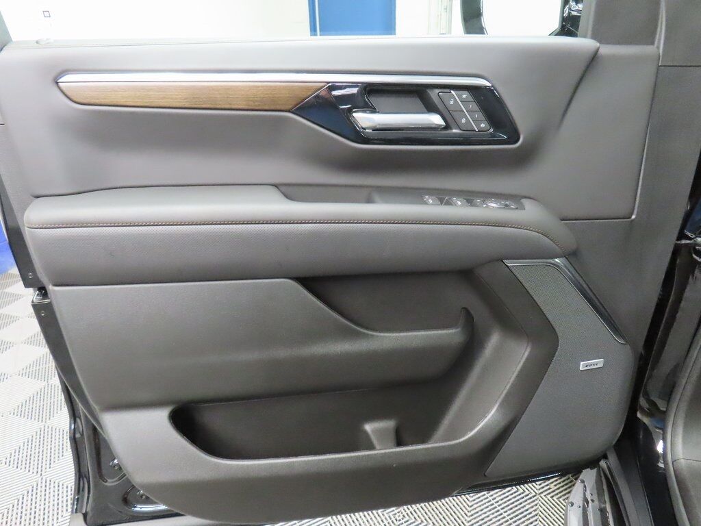 2025 Chevrolet Suburban High Country 4WD Fond du Lac WI 2025 Chevrolet Suburban High Country 4WD Fond du Lac WI