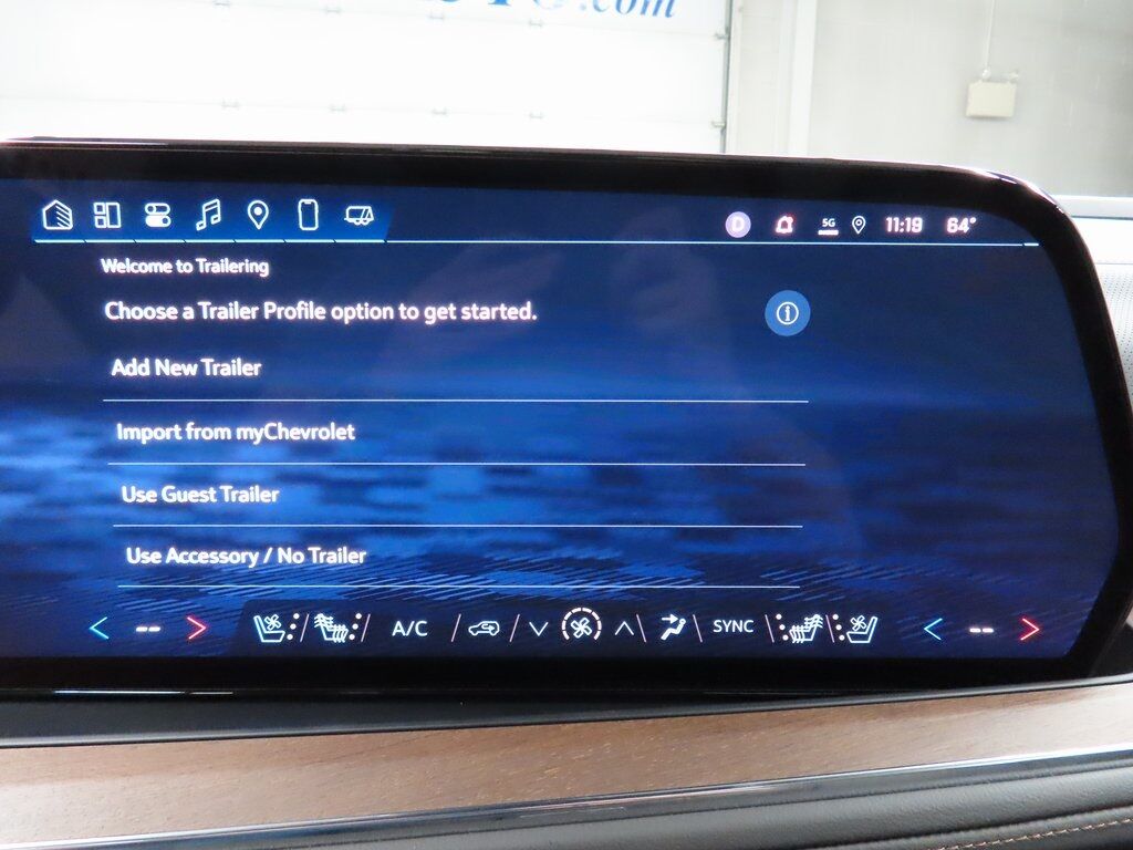 2025 Chevrolet Suburban High Country 4WD Fond du Lac WI 2025 Chevrolet Suburban High Country 4WD Fond du Lac WI