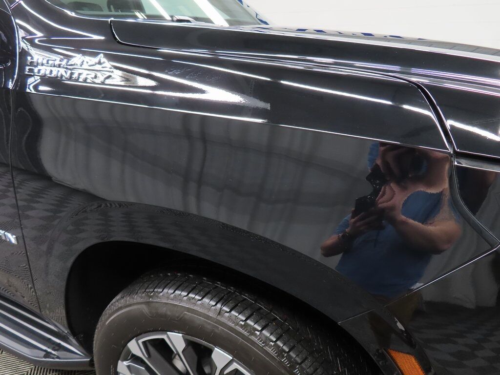 2025 Chevrolet Suburban High Country 4WD Fond du Lac WI 2025 Chevrolet Suburban High Country 4WD Fond du Lac WI