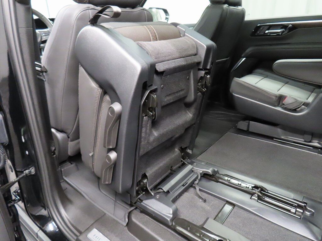 2025 Chevrolet Suburban High Country 4WD Fond du Lac WI 2025 Chevrolet Suburban High Country 4WD Fond du Lac WI