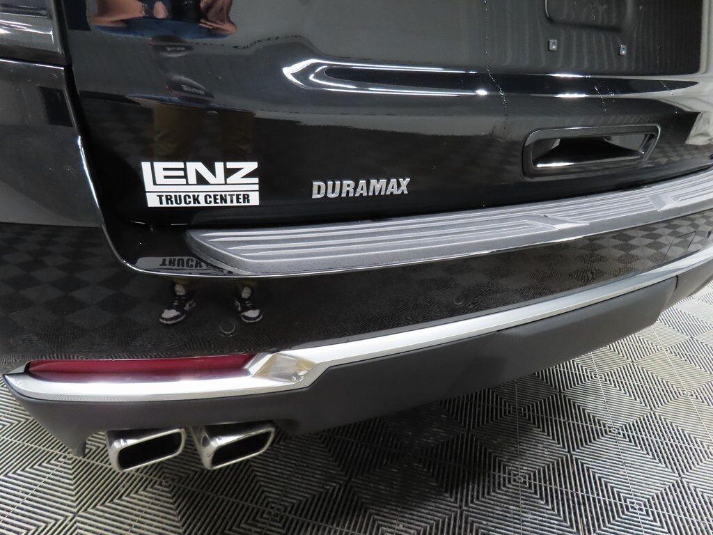 2025 Chevrolet Suburban High Country 4WD Fond du Lac WI 2025 Chevrolet Suburban High Country 4WD Fond du Lac WI