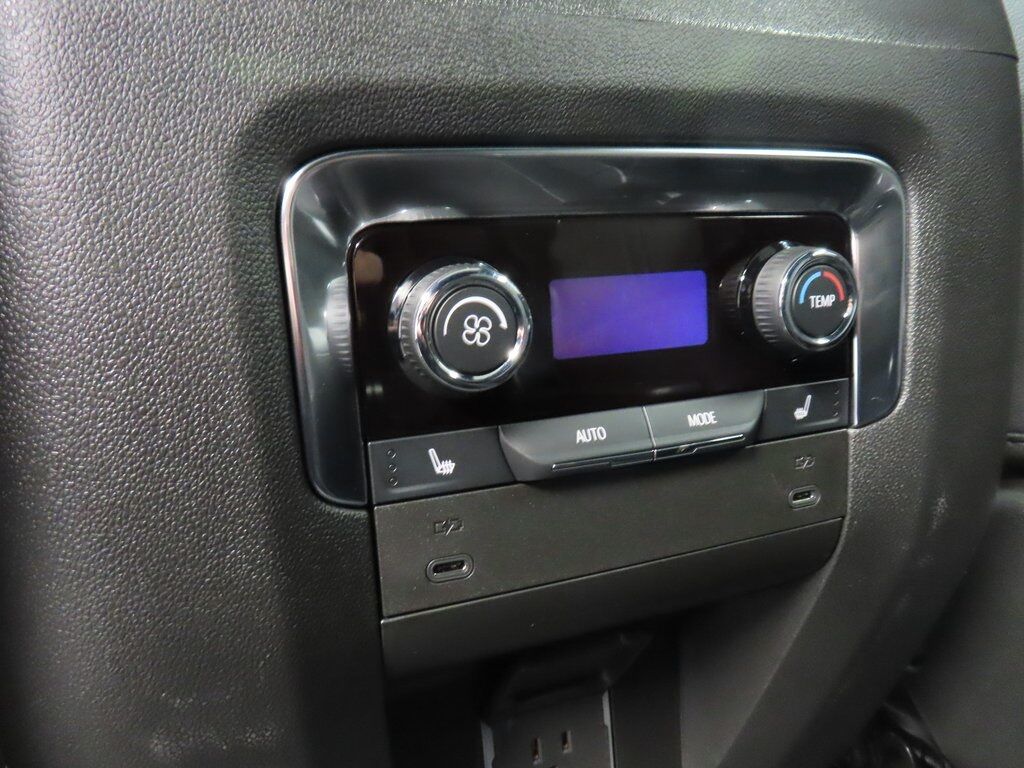 2025 Chevrolet Suburban High Country 4WD Fond du Lac WI 2025 Chevrolet Suburban High Country 4WD Fond du Lac WI