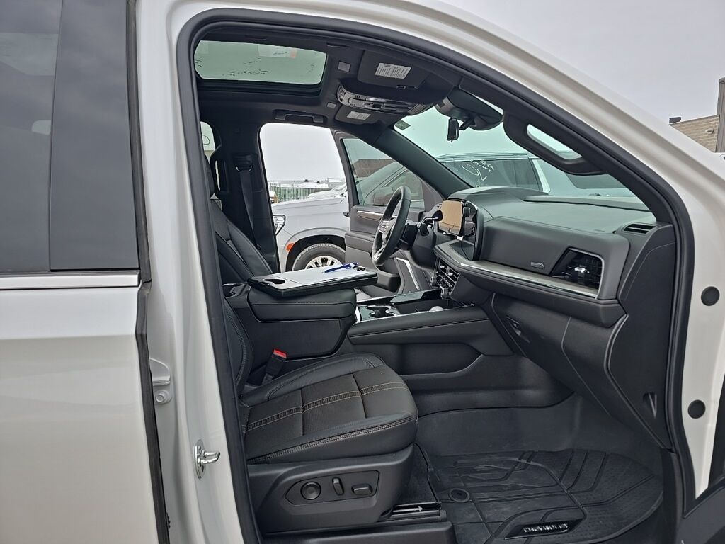 2025 Chevrolet Suburban High Country 4WD Fond du Lac WI 2025 Chevrolet Suburban High Country 4WD Fond du Lac WI