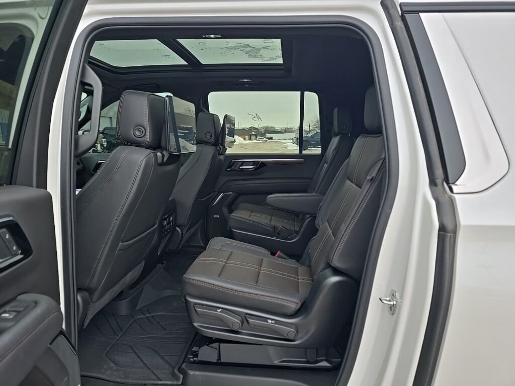 2025 Chevrolet Suburban High Country 4WD Fond du Lac WI 2025 Chevrolet Suburban High Country 4WD Fond du Lac WI