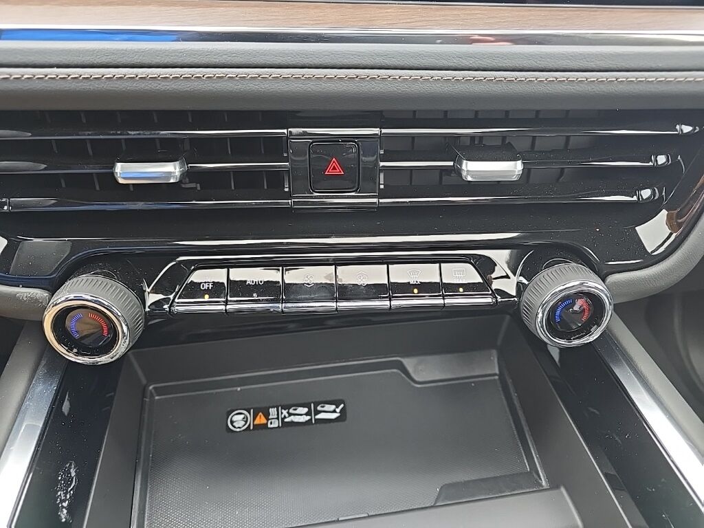 2025 Chevrolet Suburban High Country 4WD Fond du Lac WI 2025 Chevrolet Suburban High Country 4WD Fond du Lac WI