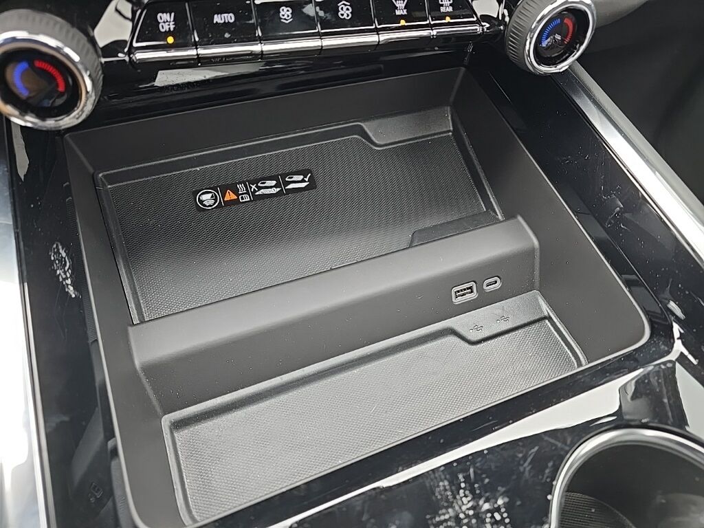 2025 Chevrolet Suburban High Country 4WD Fond du Lac WI 2025 Chevrolet Suburban High Country 4WD Fond du Lac WI