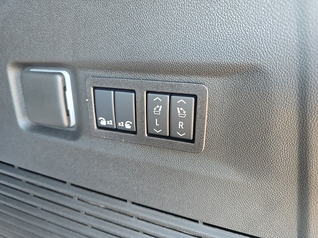 2025 Chevrolet Suburban High Country 4WD Fond du Lac WI 2025 Chevrolet Suburban High Country 4WD Fond du Lac WI