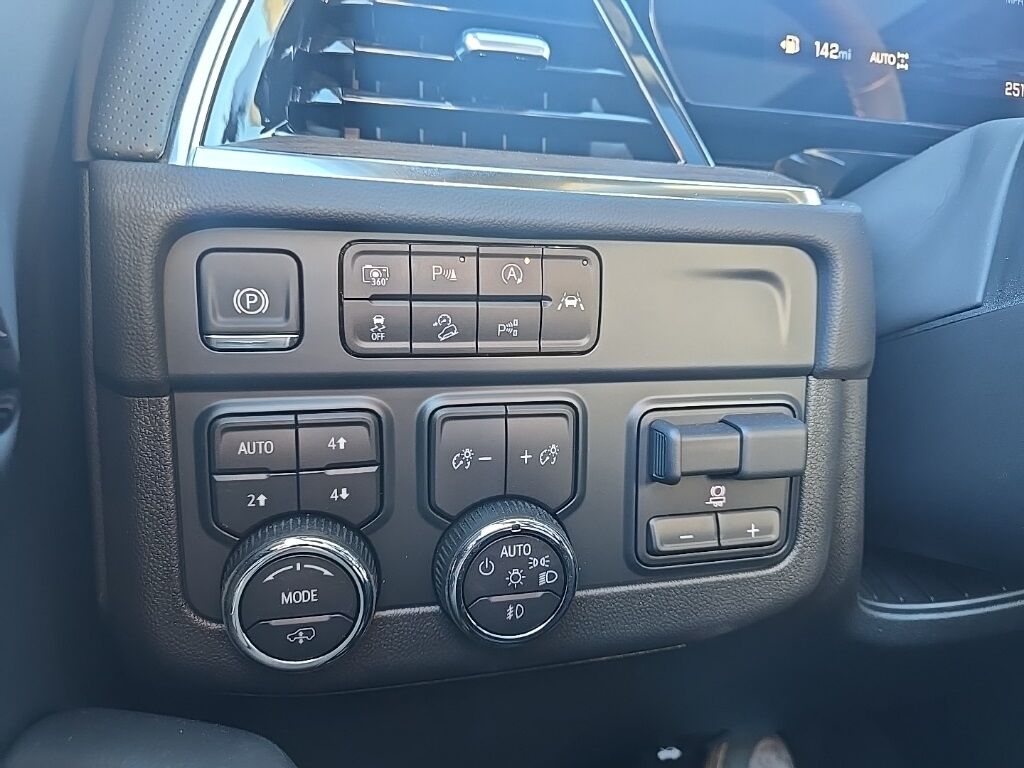 2025 Chevrolet Suburban High Country 4WD Minocqua WI 2025 Chevrolet Suburban High Country 4WD Minocqua WI