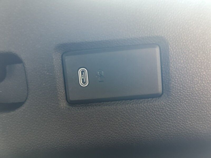 2025 Chevrolet Suburban Z71 - LIKE NEW - 8 PASSENGER Webster MA 2025 Chevrolet Suburban Z71 - LIKE NEW - 8 PASSENGER Webster MA