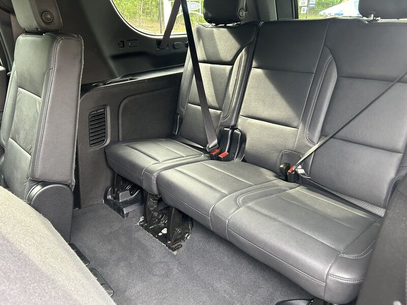 2025 Chevrolet Suburban Z71 - LIKE NEW - 8 PASSENGER Webster MA 2025 Chevrolet Suburban Z71 - LIKE NEW - 8 PASSENGER Webster MA
