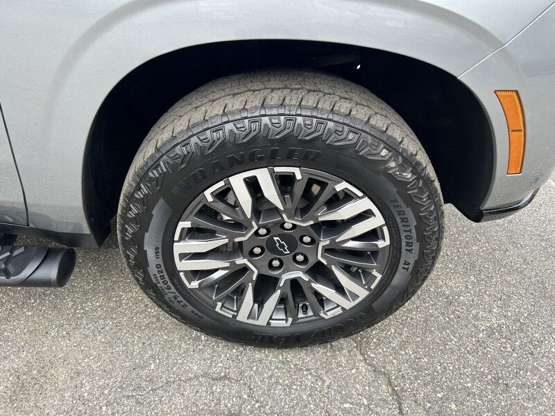 2025 Chevrolet Suburban Z71 - LIKE NEW - 8 PASSENGER Webster MA 2025 Chevrolet Suburban Z71 - LIKE NEW - 8 PASSENGER Webster MA