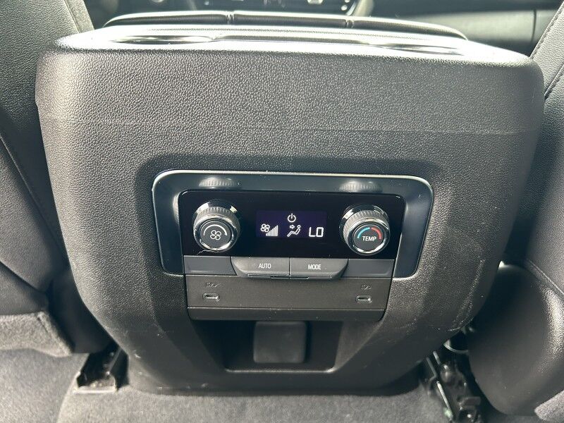 2025 Chevrolet Suburban Z71 - LIKE NEW - 8 PASSENGER Webster MA 2025 Chevrolet Suburban Z71 - LIKE NEW - 8 PASSENGER Webster MA