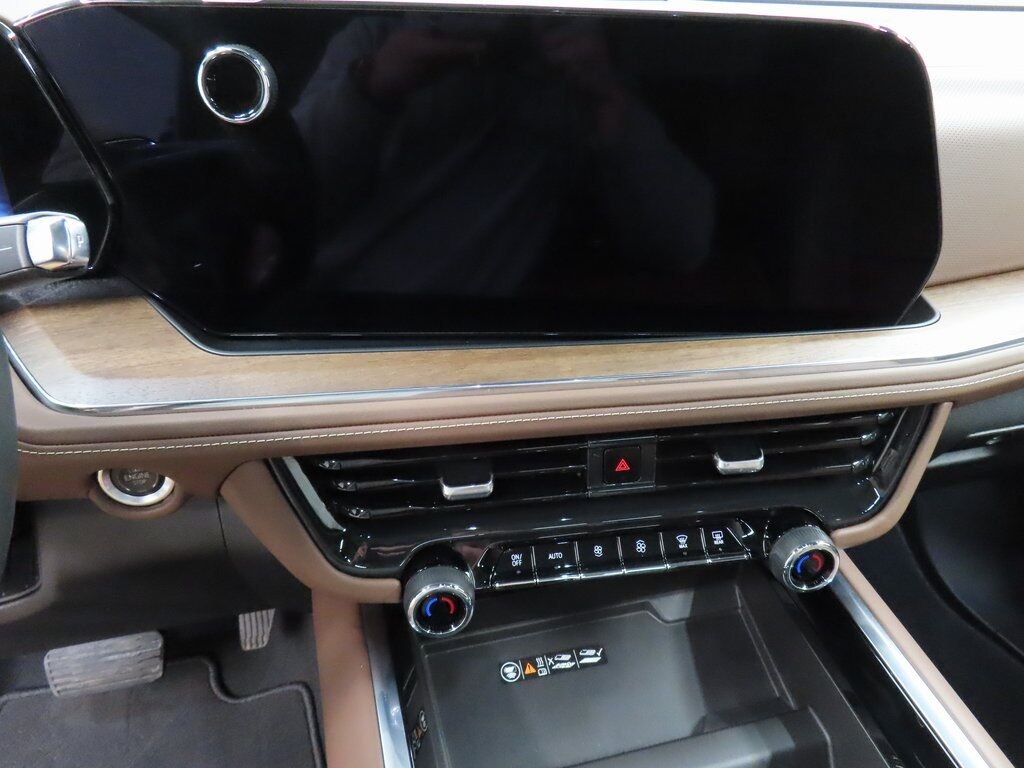 2025 Chevrolet Tahoe High Country 4WD Fond du Lac WI 2025 Chevrolet Tahoe High Country 4WD Fond du Lac WI