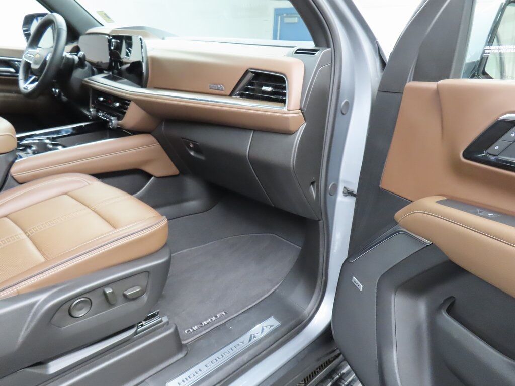 2025 Chevrolet Tahoe High Country 4WD Fond du Lac WI 2025 Chevrolet Tahoe High Country 4WD Fond du Lac WI