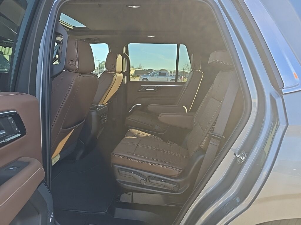 2025 Chevrolet Tahoe High Country 4WD Fond du Lac WI 2025 Chevrolet Tahoe High Country 4WD Fond du Lac WI