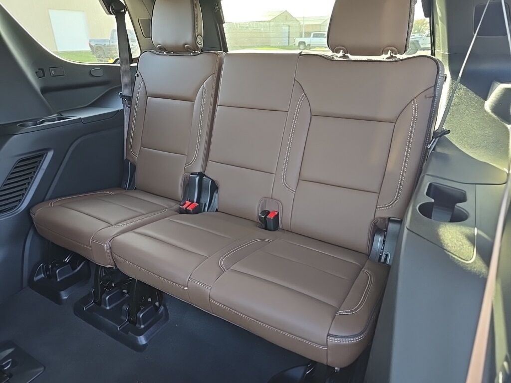 2025 Chevrolet Tahoe High Country 4WD Fond du Lac WI 2025 Chevrolet Tahoe High Country 4WD Fond du Lac WI