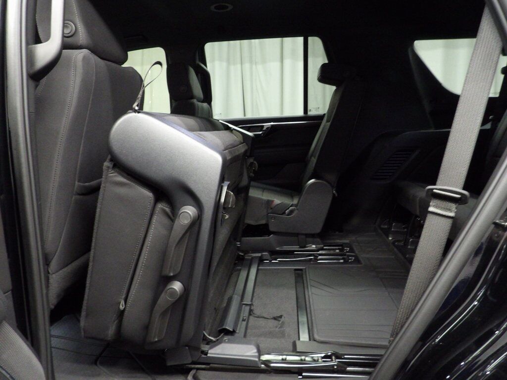 2025 Chevrolet Tahoe LS 4WD Fond du Lac WI 2025 Chevrolet Tahoe LS 4WD Fond du Lac WI