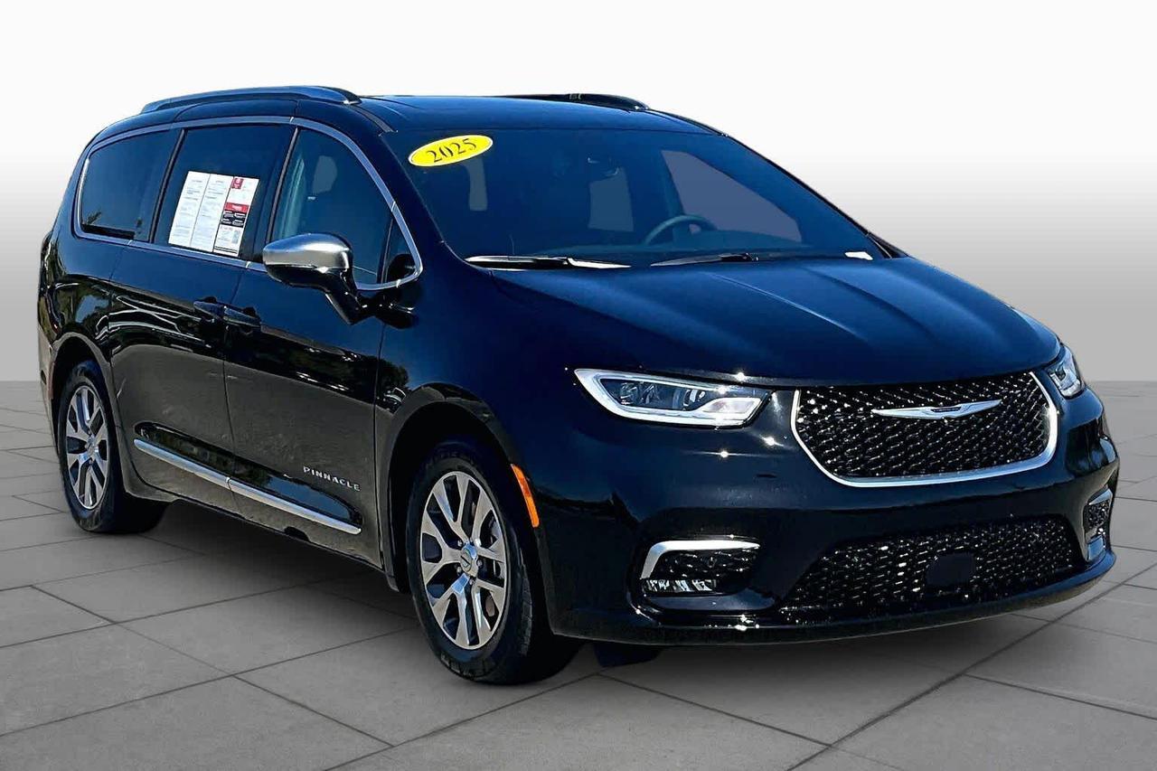 2025 Chrysler Pacifica Hybrid Pinnacle 2025 Chrysler Pacifica Hybrid Pinnacle
