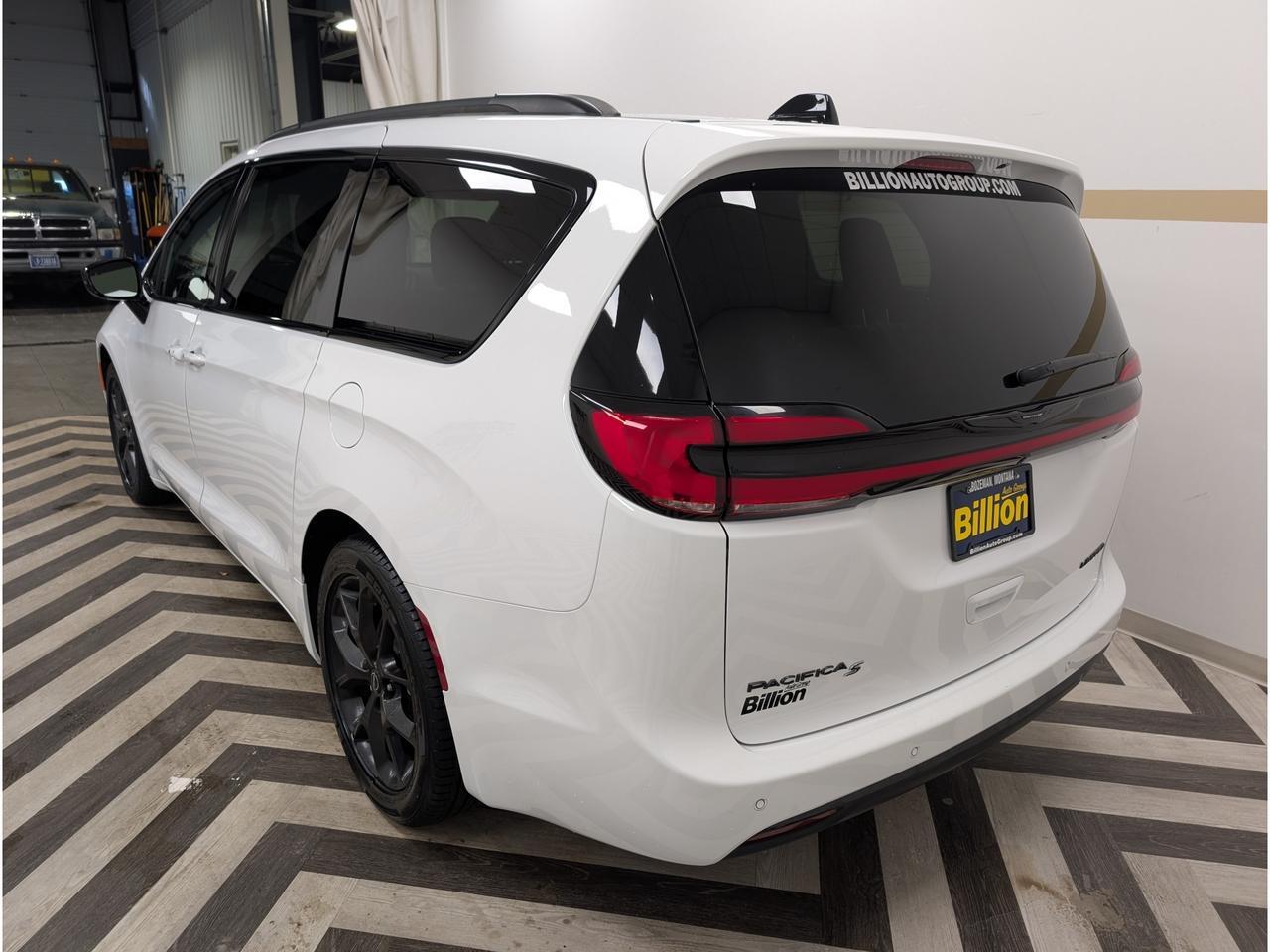 2025 Chrysler Pacifica Limited Bozeman MT