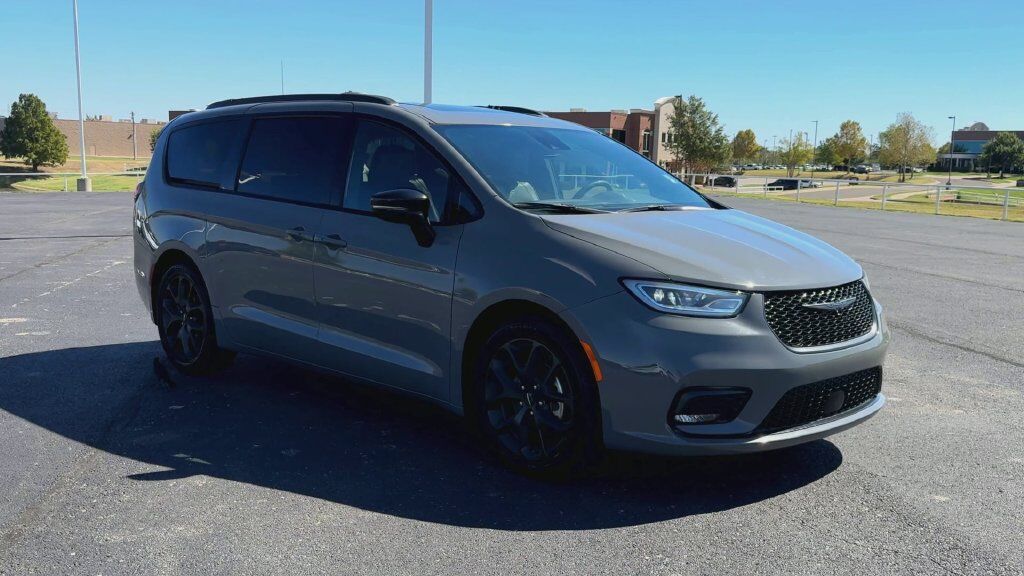 2025 Chrysler Pacifica Limited Oklahoma City OK