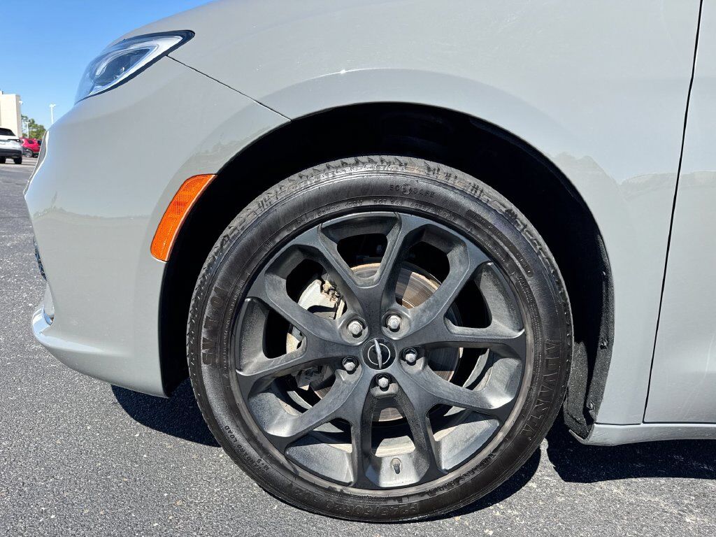 2025 Chrysler Pacifica Limited Oklahoma City OK