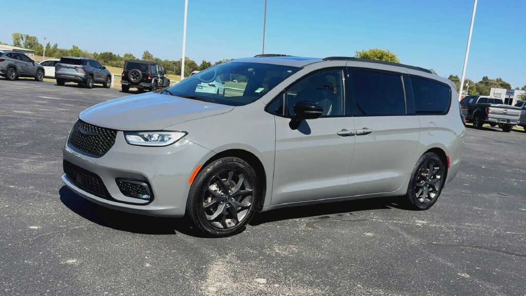 2025 Chrysler Pacifica Limited Oklahoma City OK