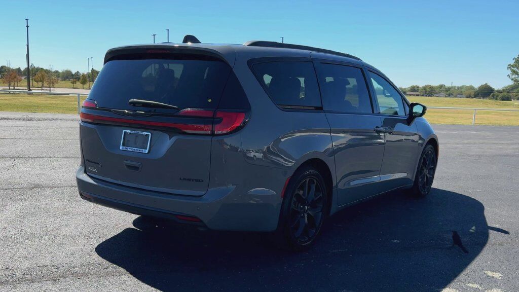2025 Chrysler Pacifica Limited Oklahoma City OK