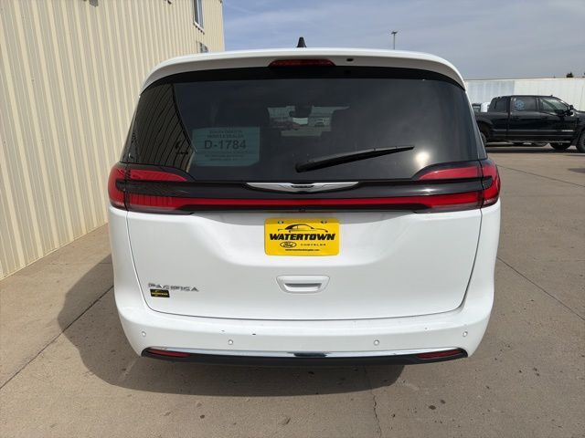 2025 Chrysler Pacifica Select Watertown SD 2025 Chrysler Pacifica Select Watertown SD