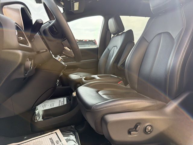 2025 Chrysler Pacifica Select Watertown SD 2025 Chrysler Pacifica Select Watertown SD
