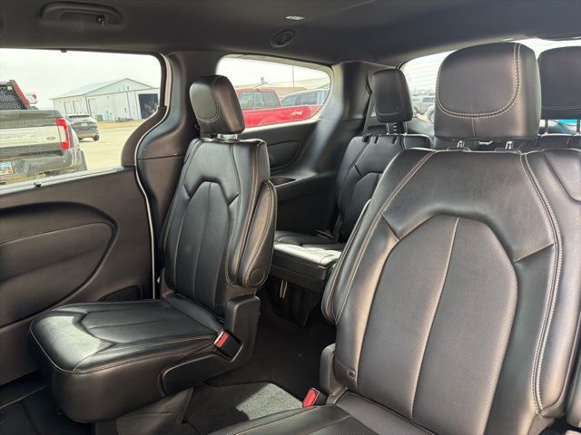 2025 Chrysler Pacifica Select Watertown SD 2025 Chrysler Pacifica Select Watertown SD