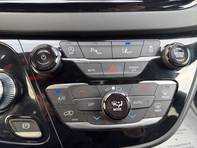 2025 Chrysler Pacifica Select Watertown SD 2025 Chrysler Pacifica Select Watertown SD