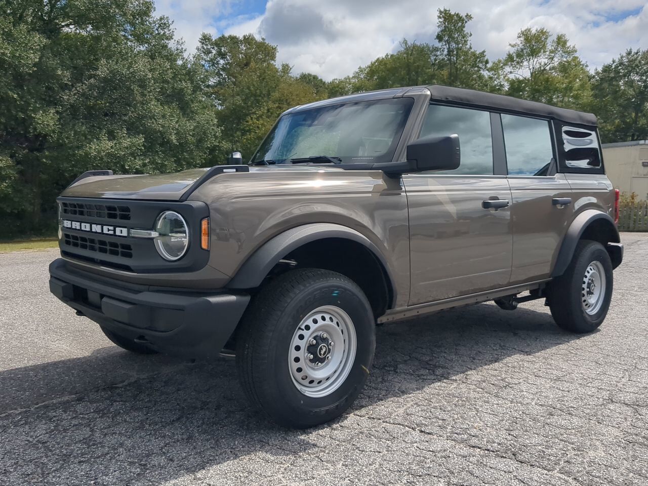 2025 Ford Bronco Base Appleton WI