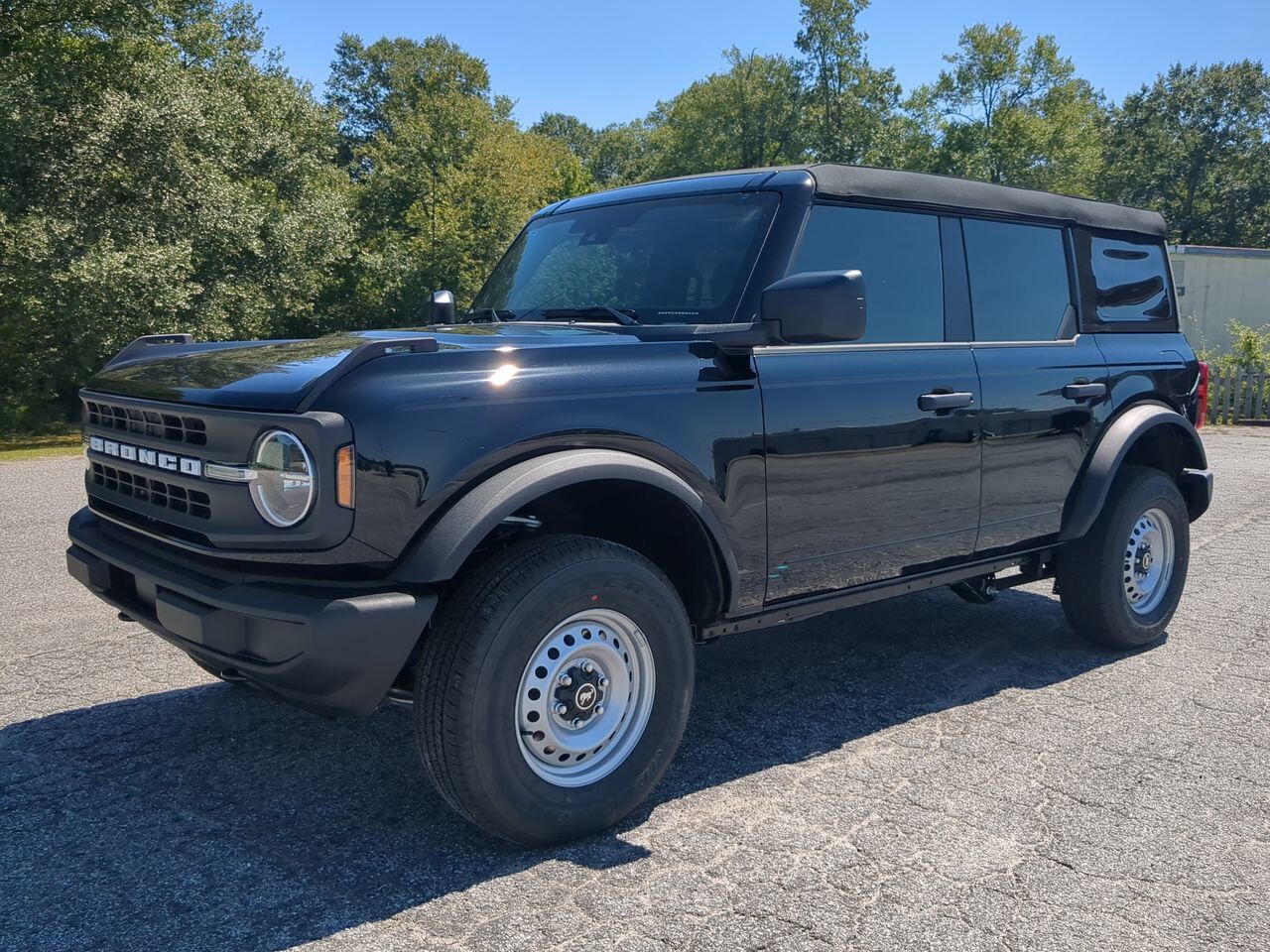 2025 Ford Bronco Base Appleton WI