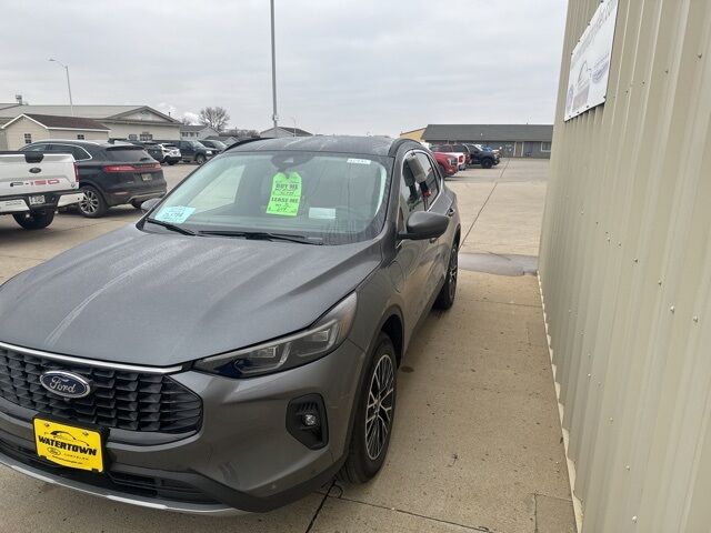 2025 Ford Escape Plug-In Hybrid Base Watertown SD 2025 Ford Escape Plug-In Hybrid Base Watertown SD