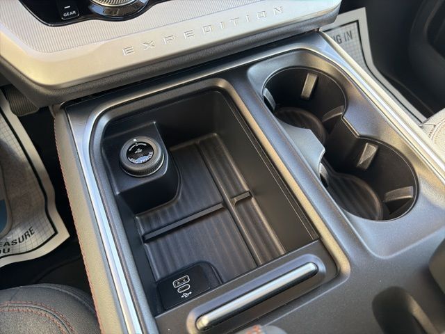 2025 Ford Expedition Active Watertown SD 2025 Ford Expedition Active Watertown SD