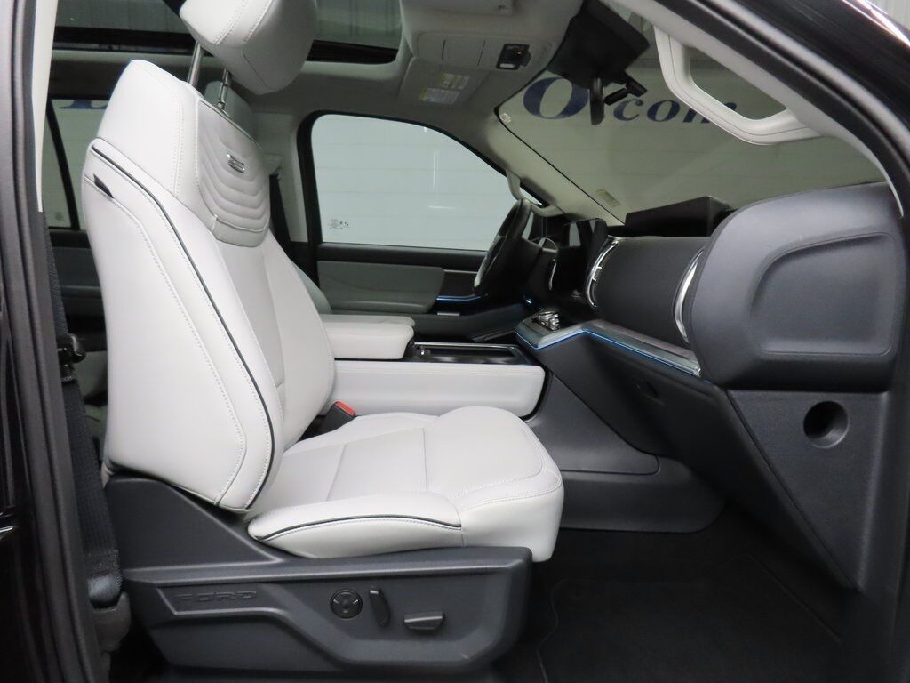 2025 Ford Expedition Platinum 4WD Fond du Lac WI 2025 Ford Expedition Platinum 4WD Fond du Lac WI